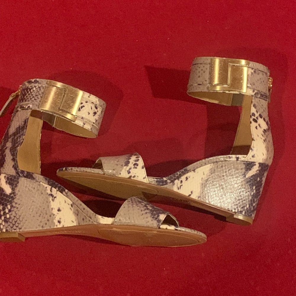 Nine West snake animal print cream gray sandal wedge heel sz 7.5 - Picture 5 of 11